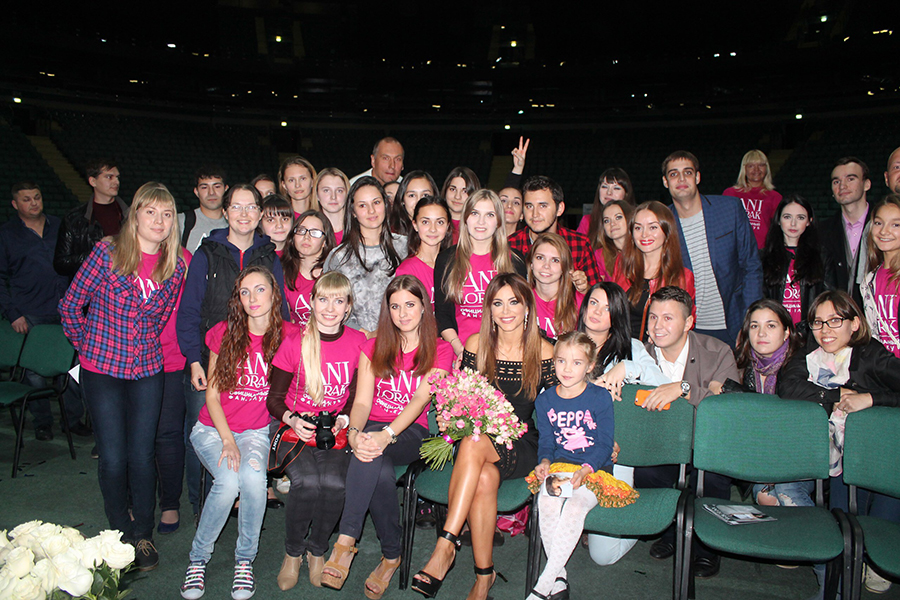 Российские фаны сделали из Ани Лорак Матрешку