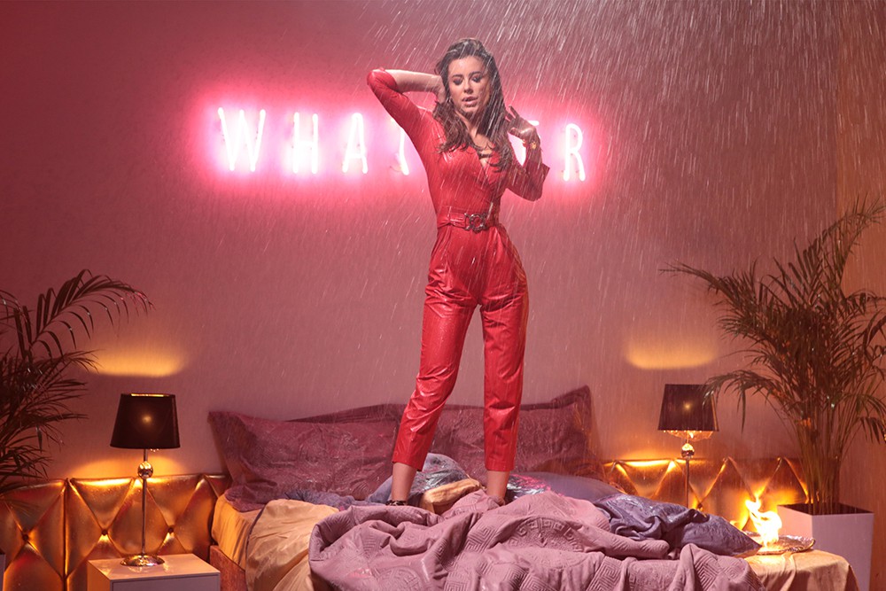 фото ани лорак уходи по английски. ани лорак германия offenbach 2019. ане лорак уходи по английски. ане лорак уходи по английски. лорак в красном комбинезоне.